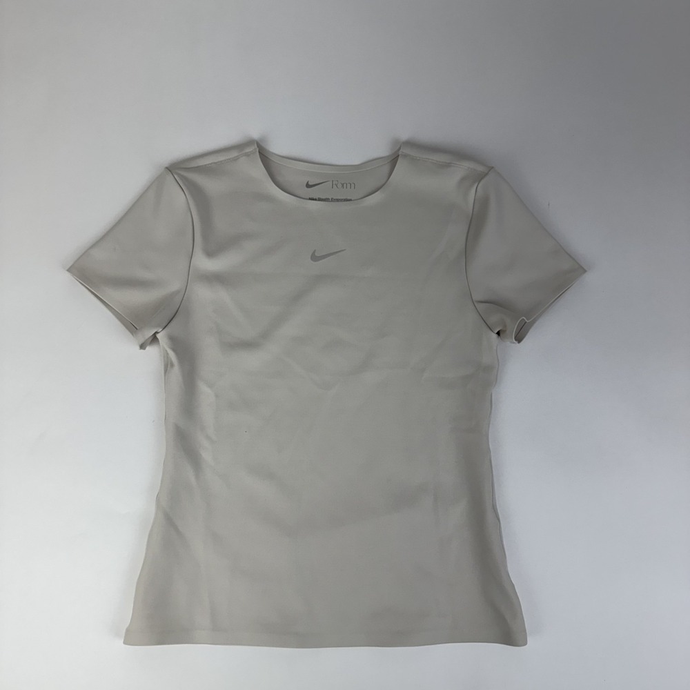 New Womens Nike Form Ivory Athletic Gym Short Sleeve T-Shirt Size XSmall NWT - Picture 1 of 3
